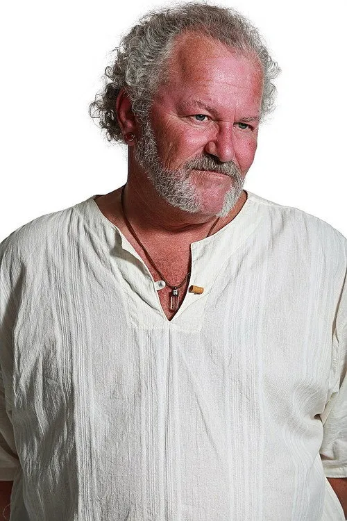 Len Greenaway interpretando a Bill