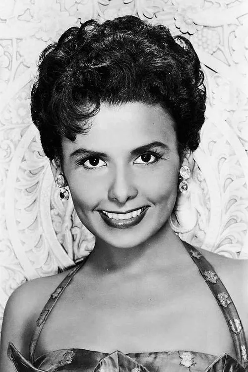 Lena Horne interpretando a Self (uncredited) (archive footage)