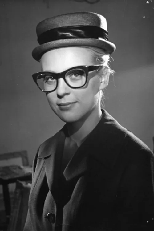 Leni Katajakoski interpretando a Riikka Matintytär