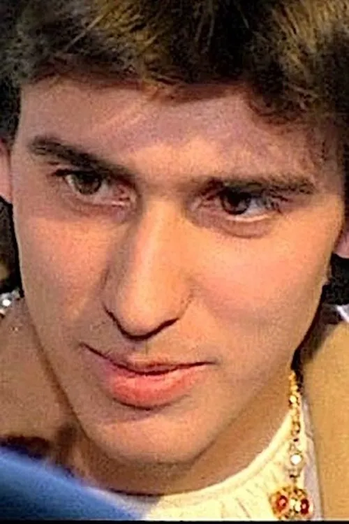 Leo Colonna interpretando a Carlo Pischella