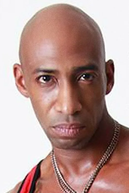 Leo Donato interpretando a 