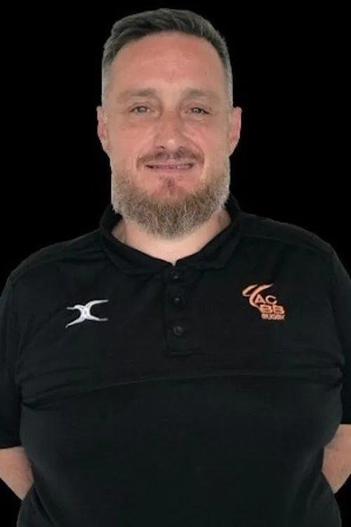 Léo Léothier interpretando a Gérard