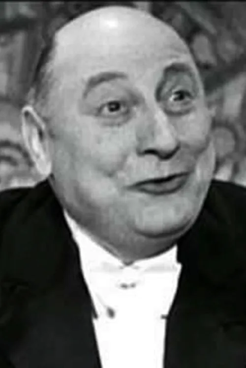 Léon Belières interpretando a Mr. Mandy, the mayor of Ars