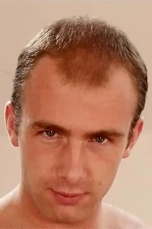 Leon Ramon interpretando a 