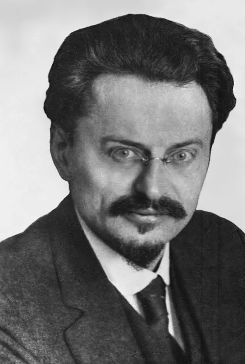 Leon Trotsky interpretando a Self - Politician (archive footage)