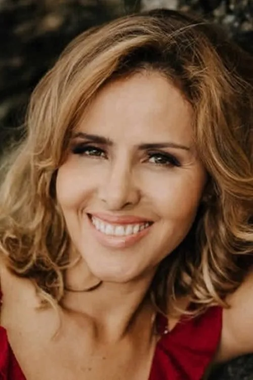 Leona Cavalli interpretando a Cláudia