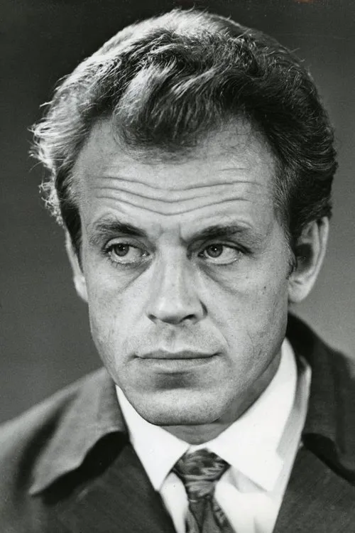 Леонхард Мерзин interpretando a Mart