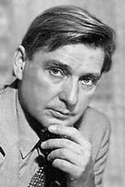 Леонид Бакштаев interpretando a 