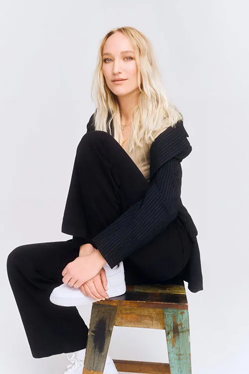Leonie Bartsch interpretando a Self