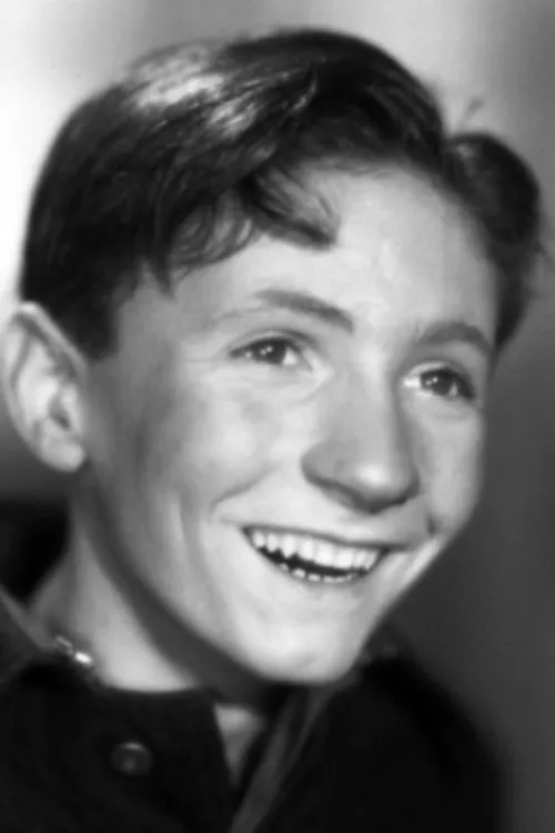 Leopold Rene Nowak interpretando a Ferryman (uncredited)