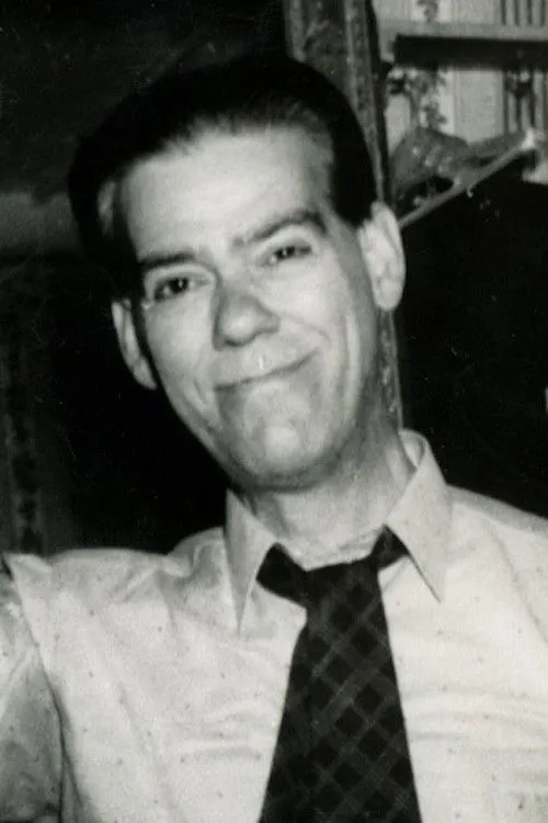 Leopoldo Ortin interpretando a 