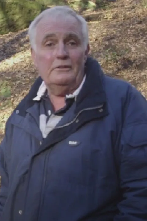 Les Davies interpretando a Himself