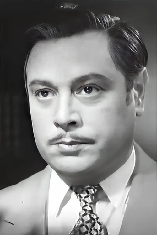 Lev Bordukov interpretando a Houk/Martinov