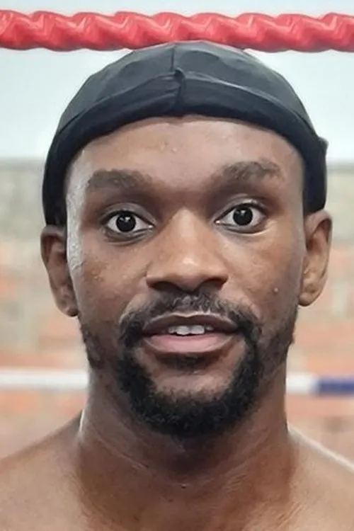 Levi Kinsiona interpretando a Self