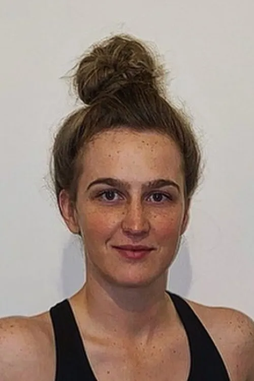 Levi Steedman interpretando a Self