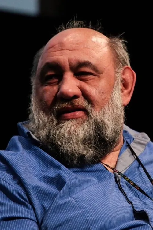 Mazdak Mirabedini ha trabajado con Levon Haftvan en 1 ocasiones