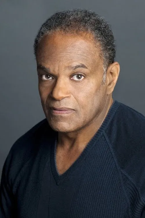 Stewart Finlay-McLennan ha trabajado con Lewis Sims en 1 ocasiones