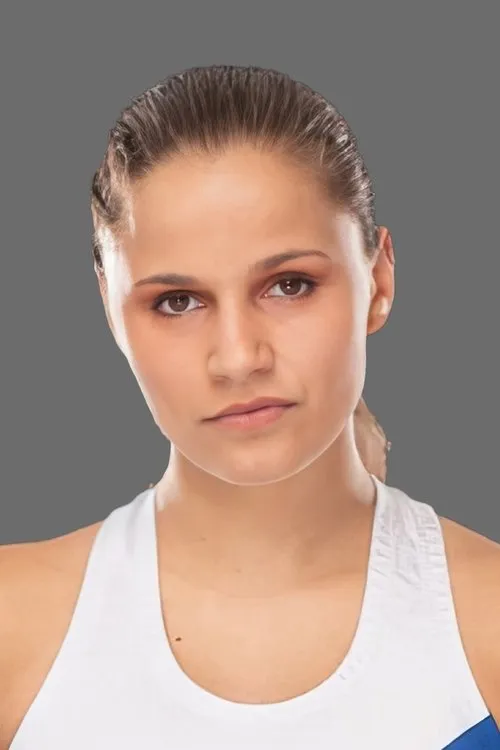 Leyla Hirsch interpretando a Leyla Hirsch