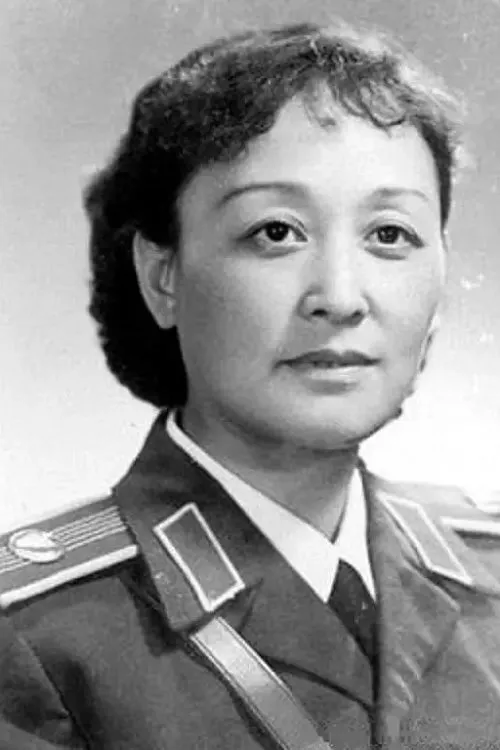 Li Enqi en su biografía y filmografía