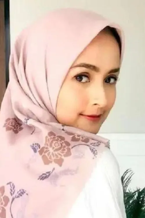 Lia Ananta — personaje: Sashi