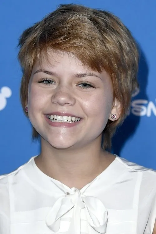 Lia McHugh interpretando a Sprite