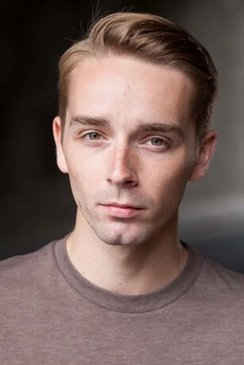 Liam Mower interpretando a Billy's Older Self