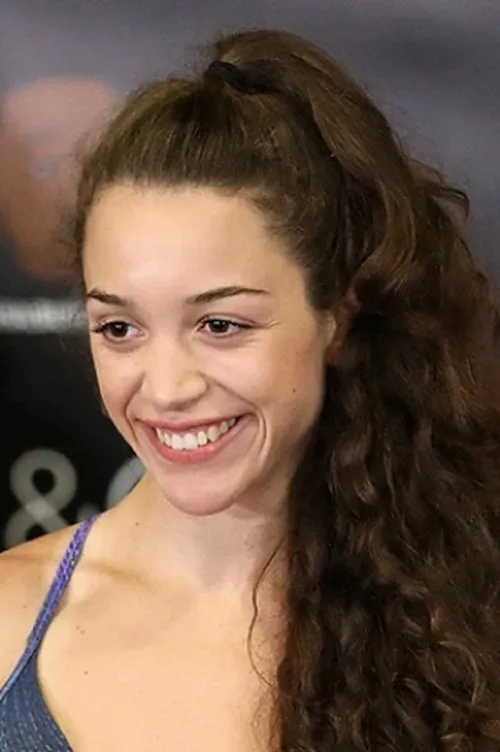 Liana Pirosin interpretando a Self