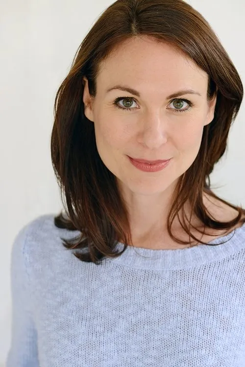 Libby Baker interpretando a Kelly ('Evil Intent' trailer)