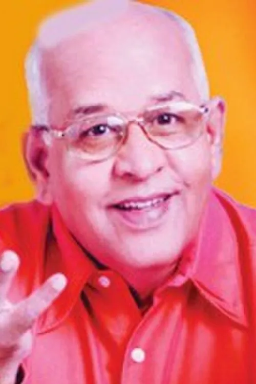 LIC Narasimhan interpretando a