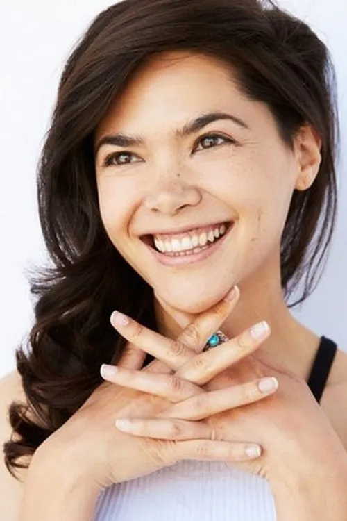 Lilan Bowden interpretando a Karen