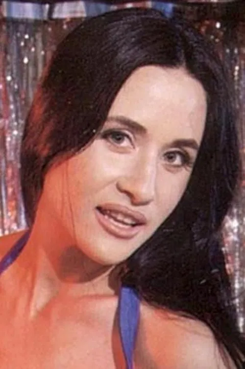 Lilli Xene interpretando a Sally