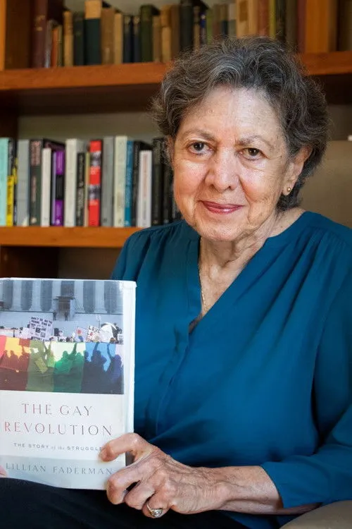 Lillian Faderman interpretando a Self