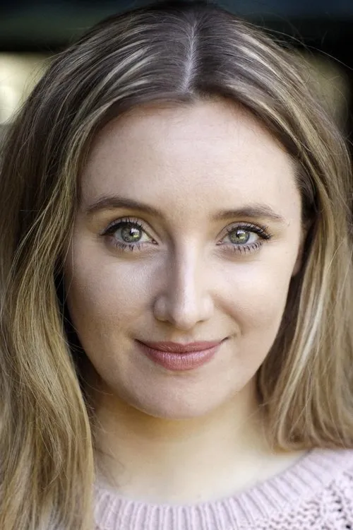 Lily Brazier interpretando a Ros Platt