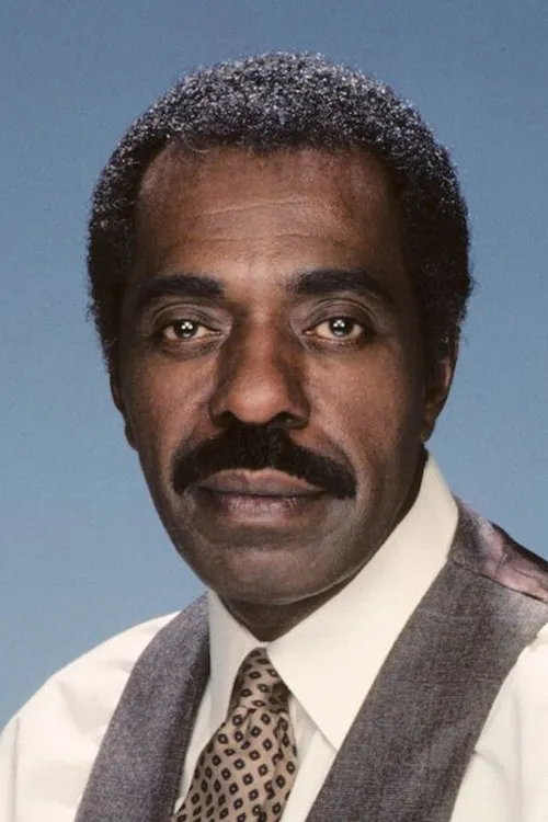 Lincoln Kilpatrick — personaje: Lt. Michael Hoyt