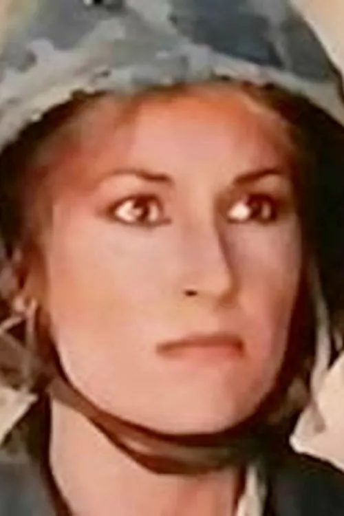 Linda Joy interpretando a Lt. Panthose / Platoon Instructor