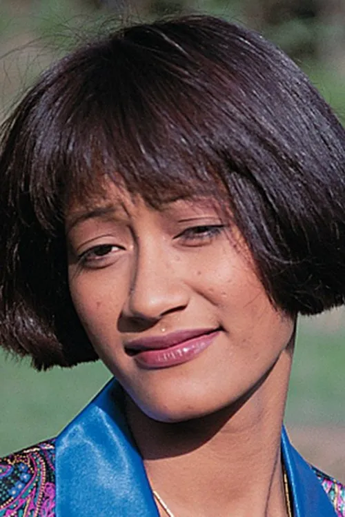 Linda Moore interpretando a Sleen Kah