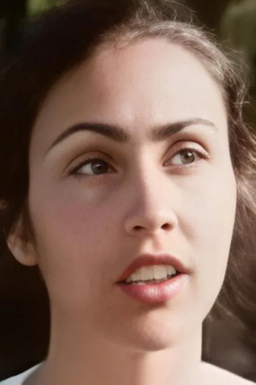 Linda Ordóñez interpretando a Therese, the Daughter