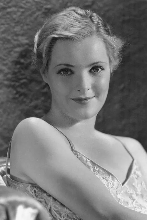 Linda Watkins interpretando a Mrs. Grace Hutchins