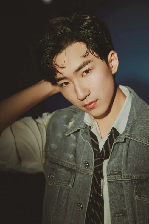 Ling Zhuo en su biografía y filmografía