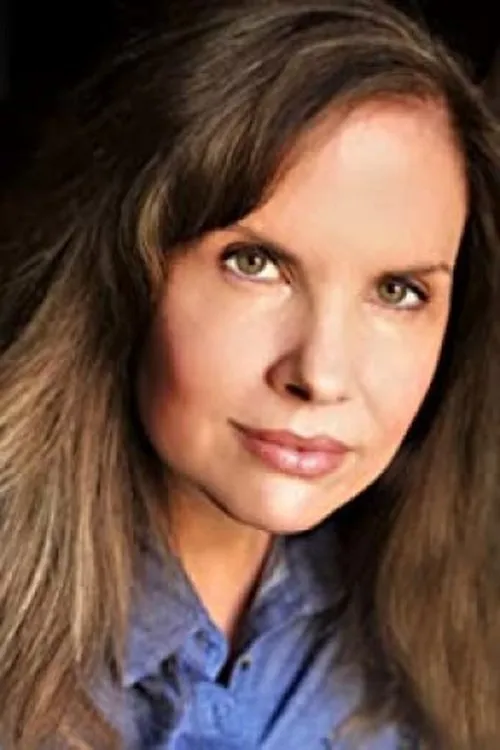 Lisa Arcaro interpretando a Robin