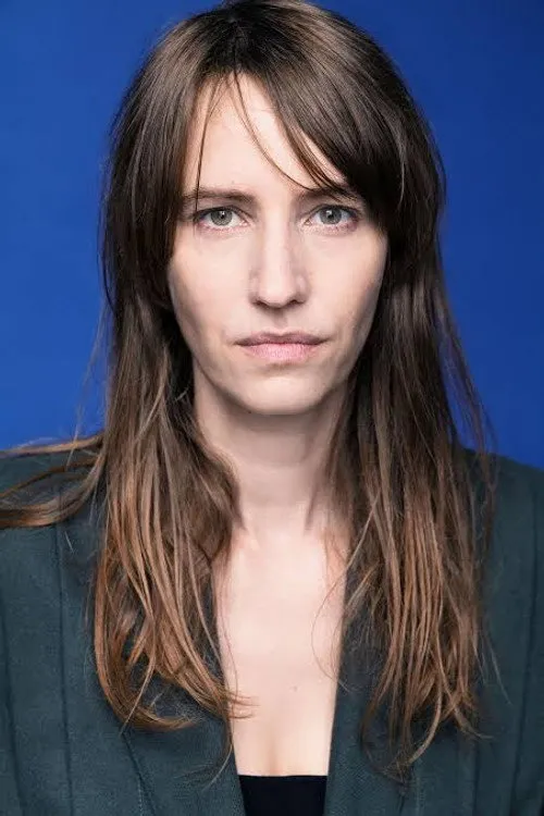 Jasmin Luu ha trabajado con Lisa Hofer en 1 ocasiones