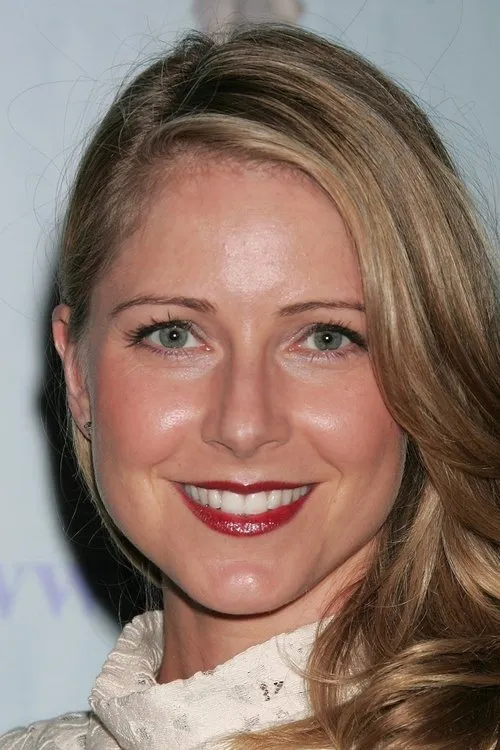 Lisa Pepper interpretando a Sarah Cain