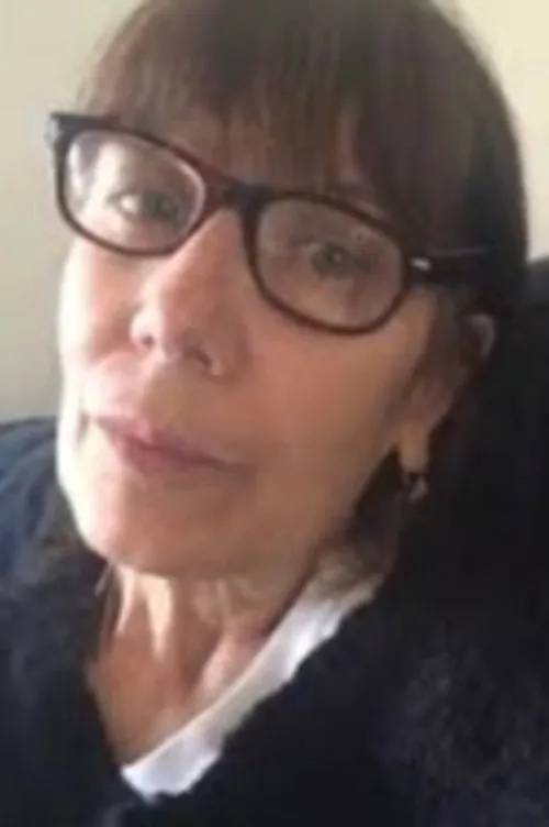 Lisa Rinzler interpretando a Self