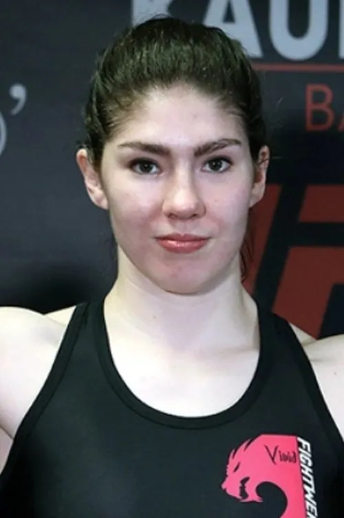 Lisa Spangler interpretando a Herself