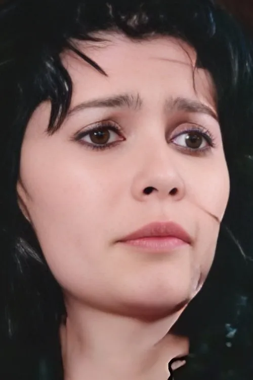 Lisa Stophenberg interpretando a 