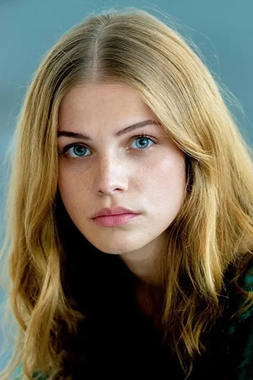 Lisa Tomaschewsky interpretando a Sophie Ritter