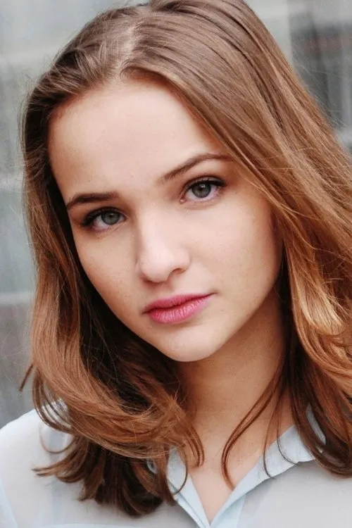 Lisa Vicari — personaje: Sarah