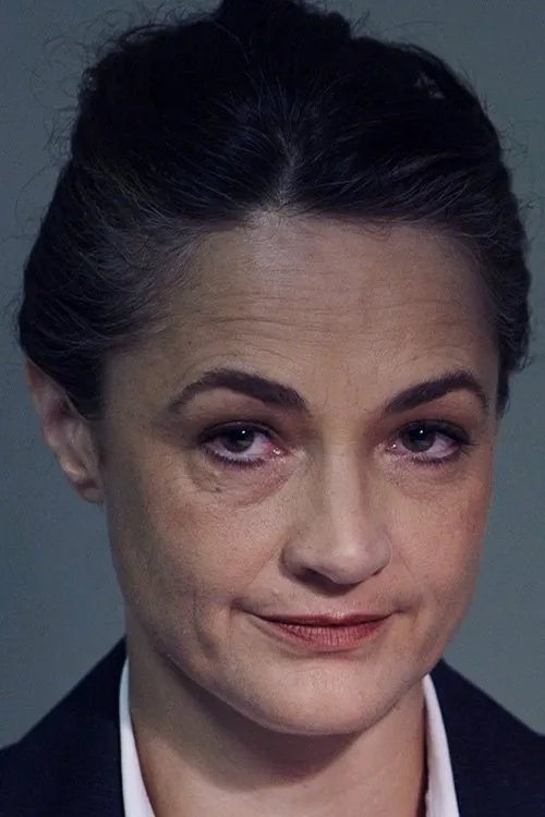 Lisbeth Kennelly — personaje: Antonia Hardy