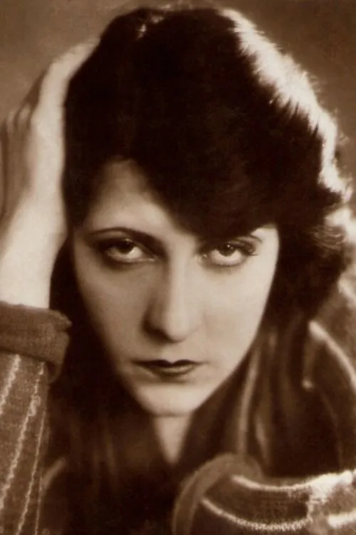 Lissy Arna interpretando a Wanja Perescu