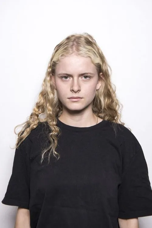 Liv Clasvogt interpretando a Jette